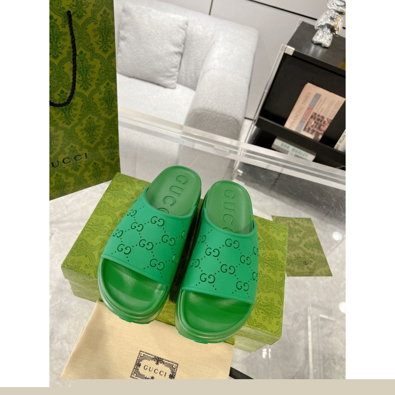 G*u*i slippers